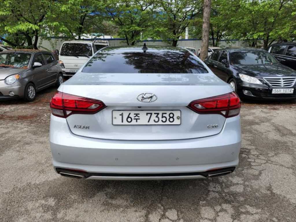 HYUNDAI Aslan - Vista 5