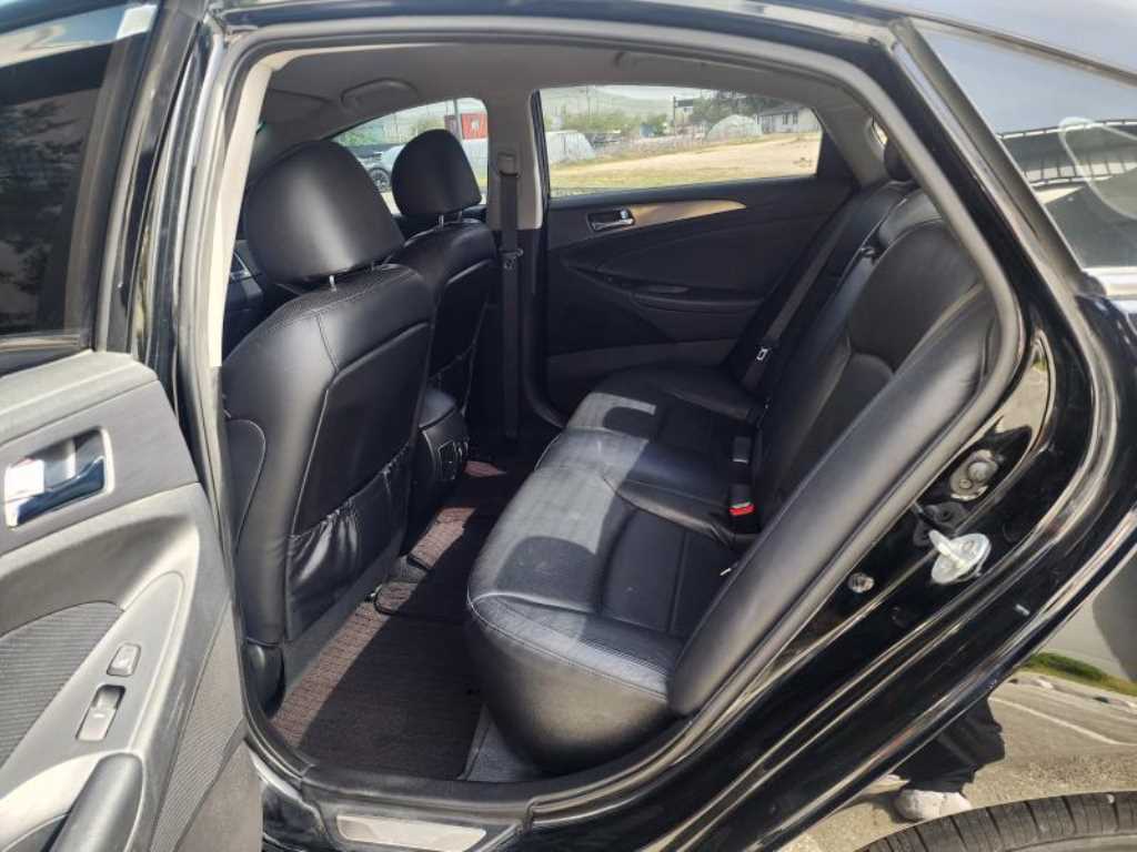 HYUNDAI Sonata - Vista 9