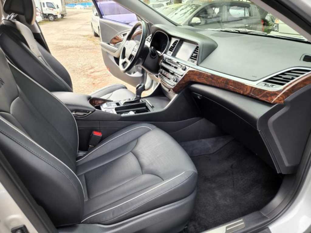 HYUNDAI Aslan - Vista 7