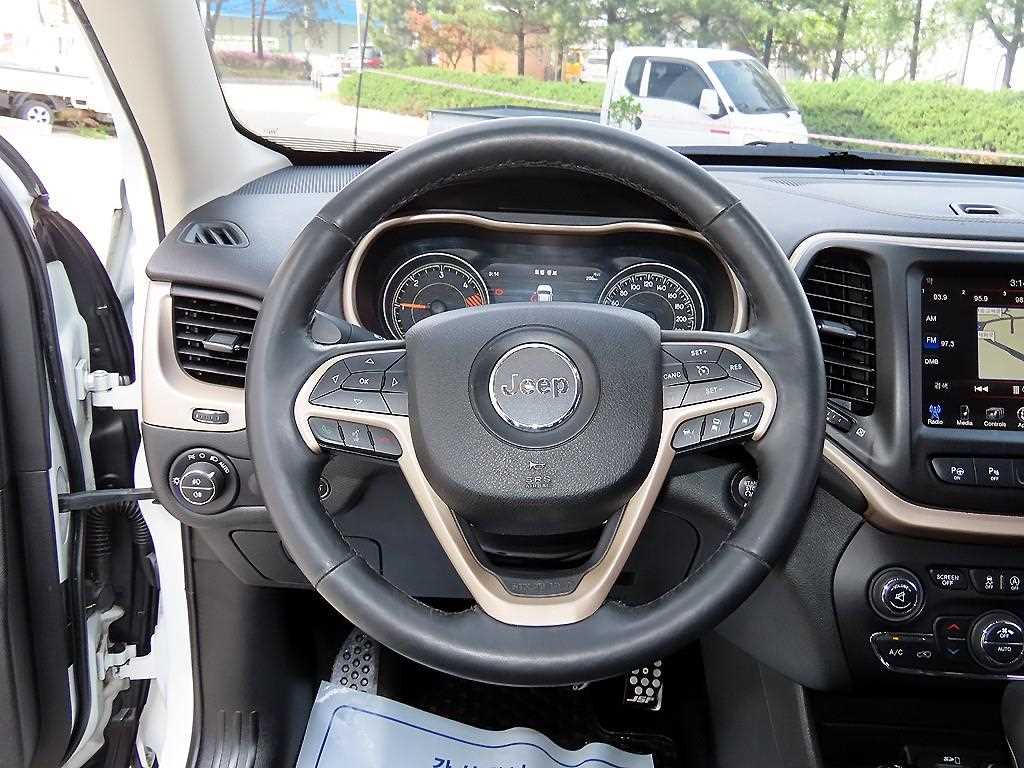 Jeep Cherokee - Vista 8