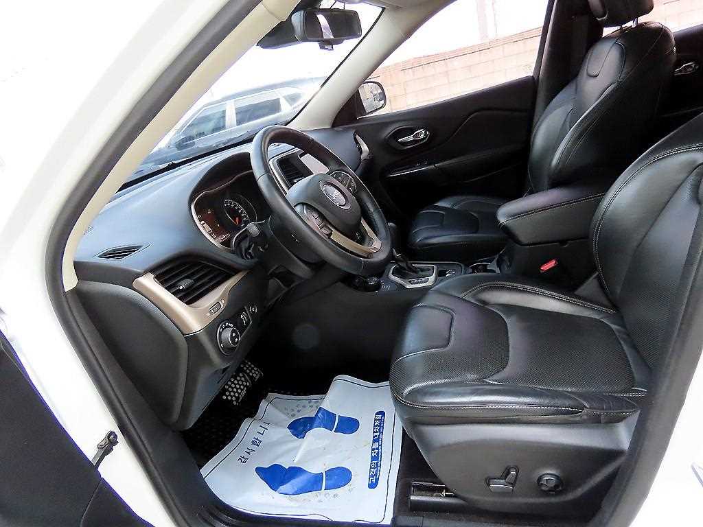 Jeep Cherokee - Vista 5