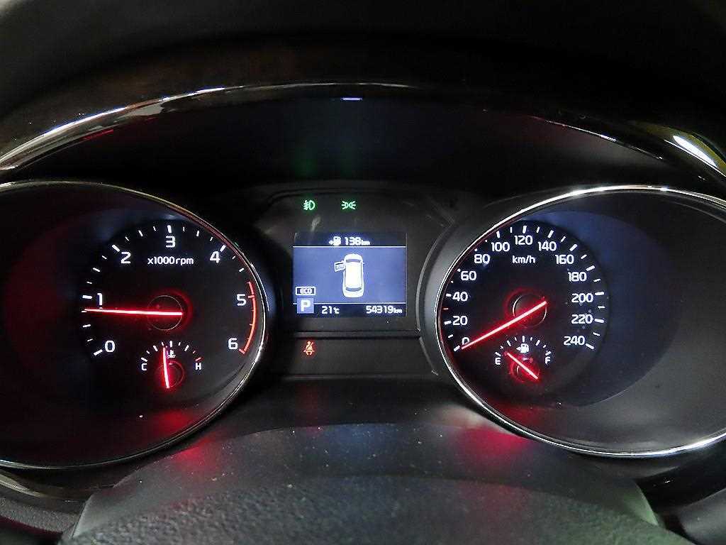 KIA Carnival - Vista 6