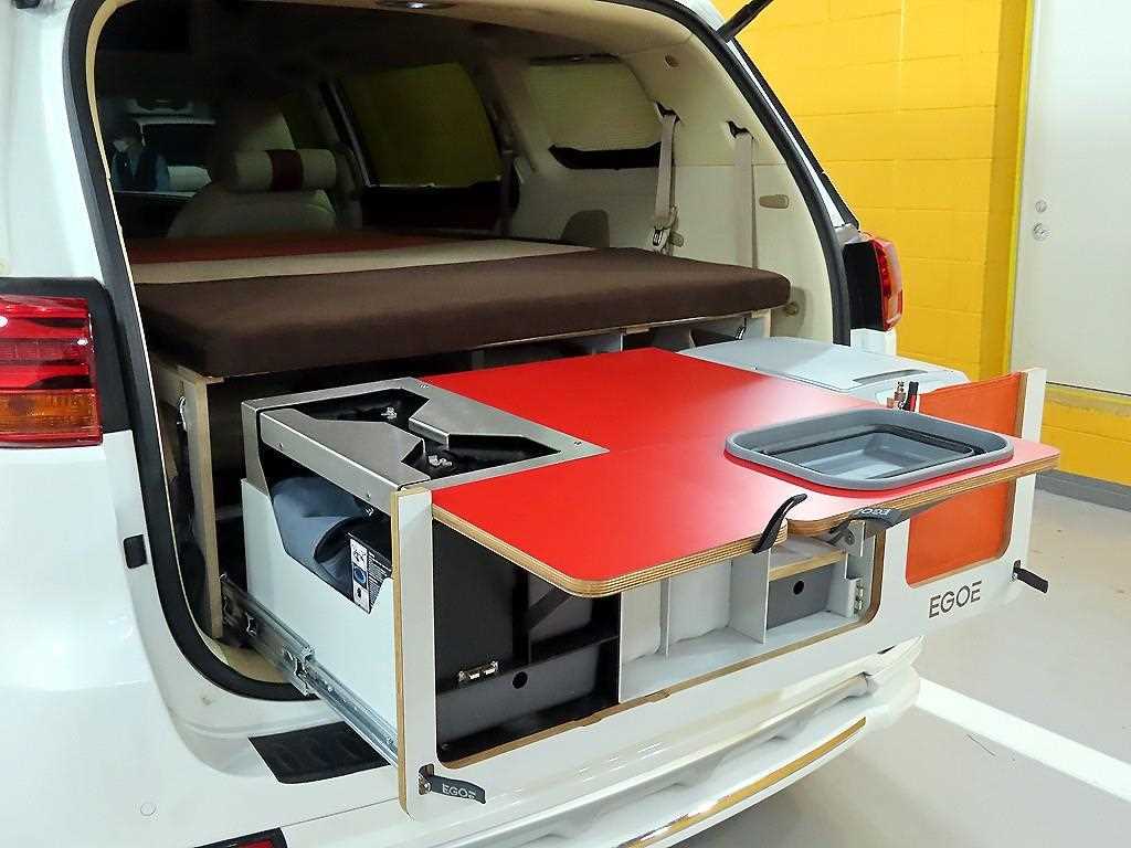 KIA Carnival - Vista 11