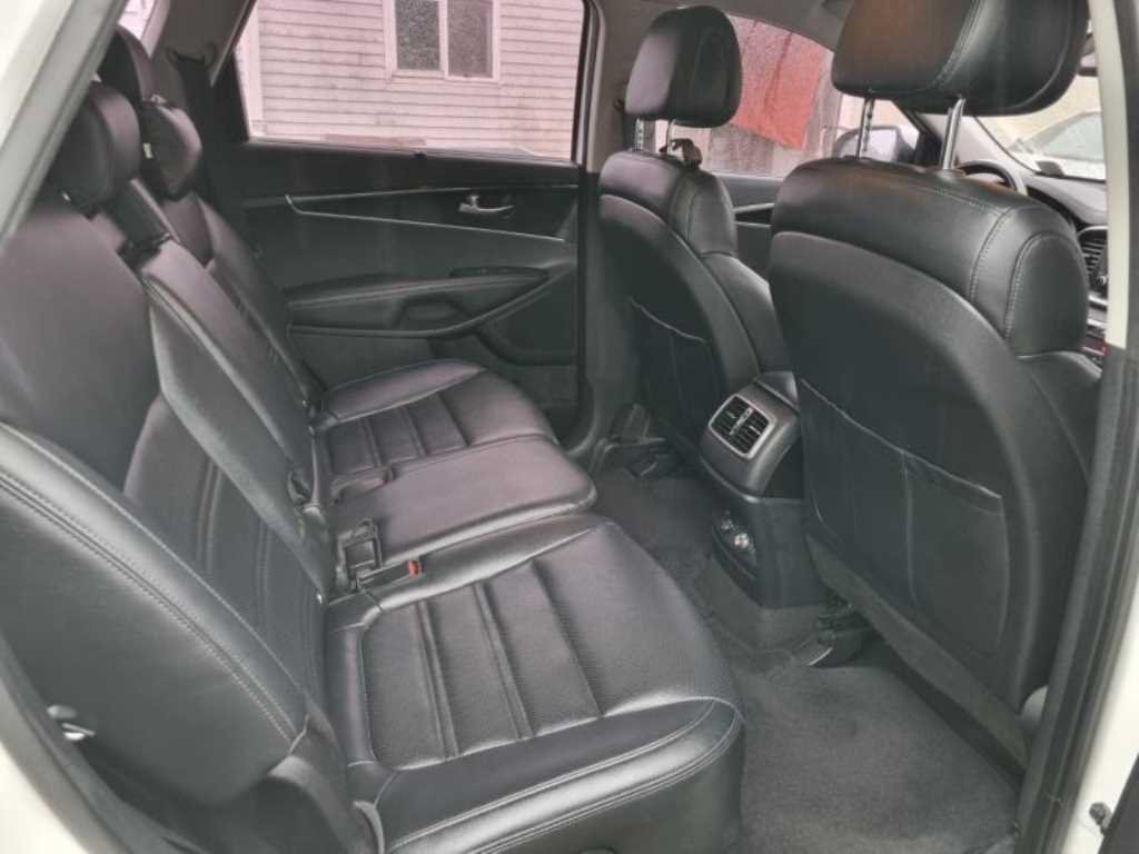 KIA Sorento - Vista 11