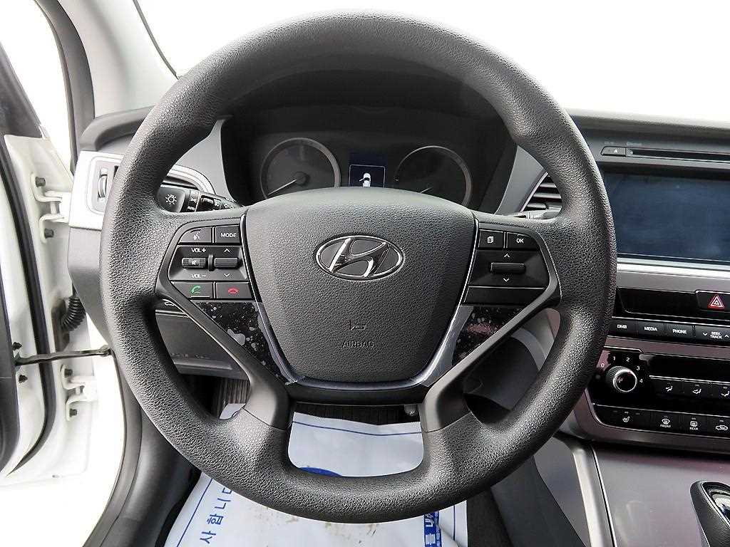 HYUNDAI Sonata - Vista 10