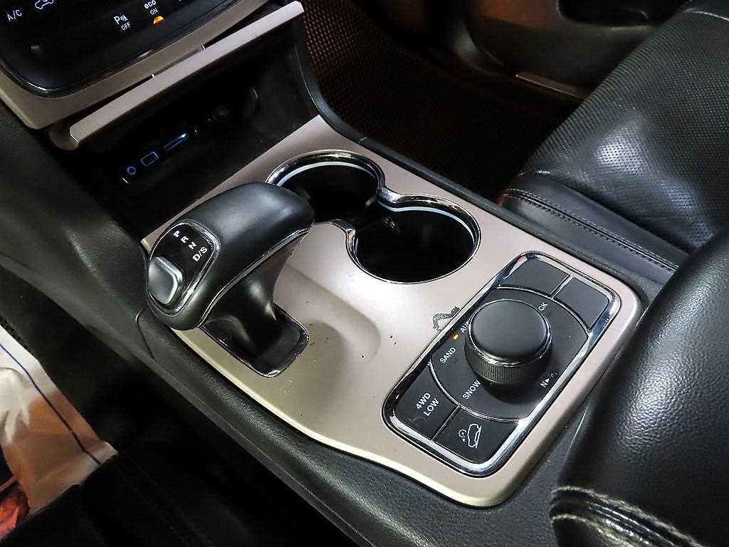 Jeep Cherokee - Vista 11