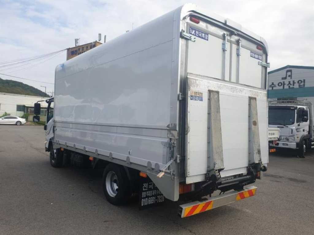 medium and large cargo truck - Vista 7