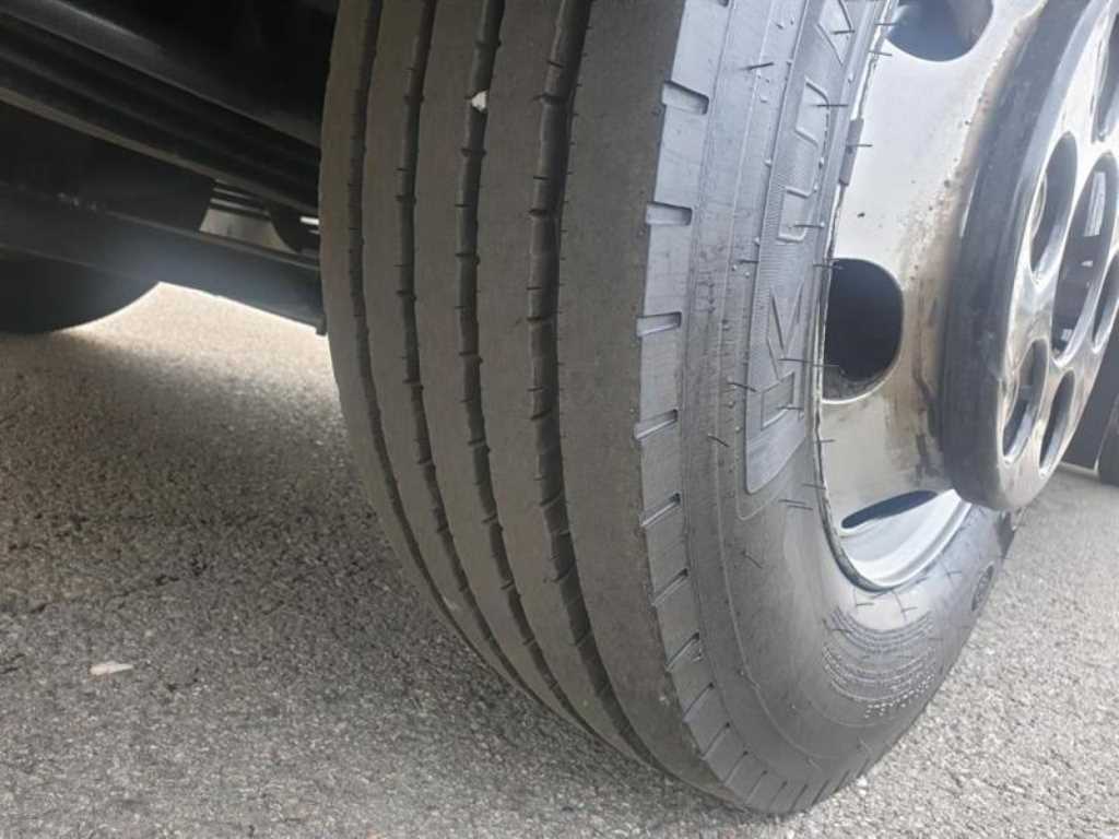 medium and large cargo truck 2018 Blanco - Importación desde Corea - HF Imports Iquique - Foto 15