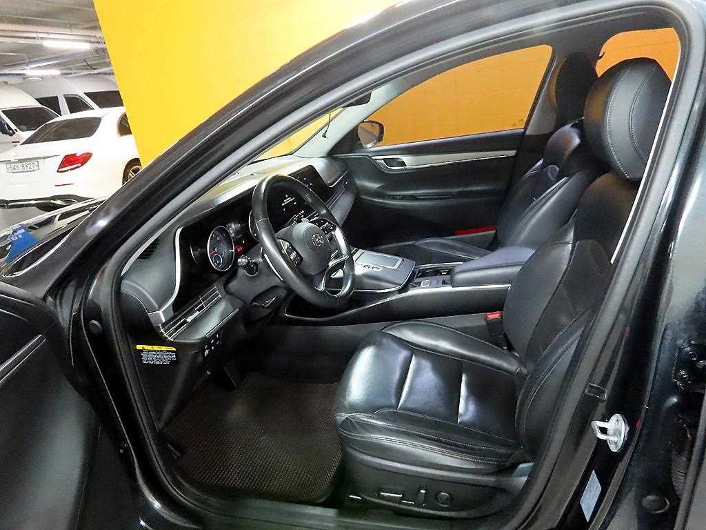 HYUNDAI Grandeur - Vista 11