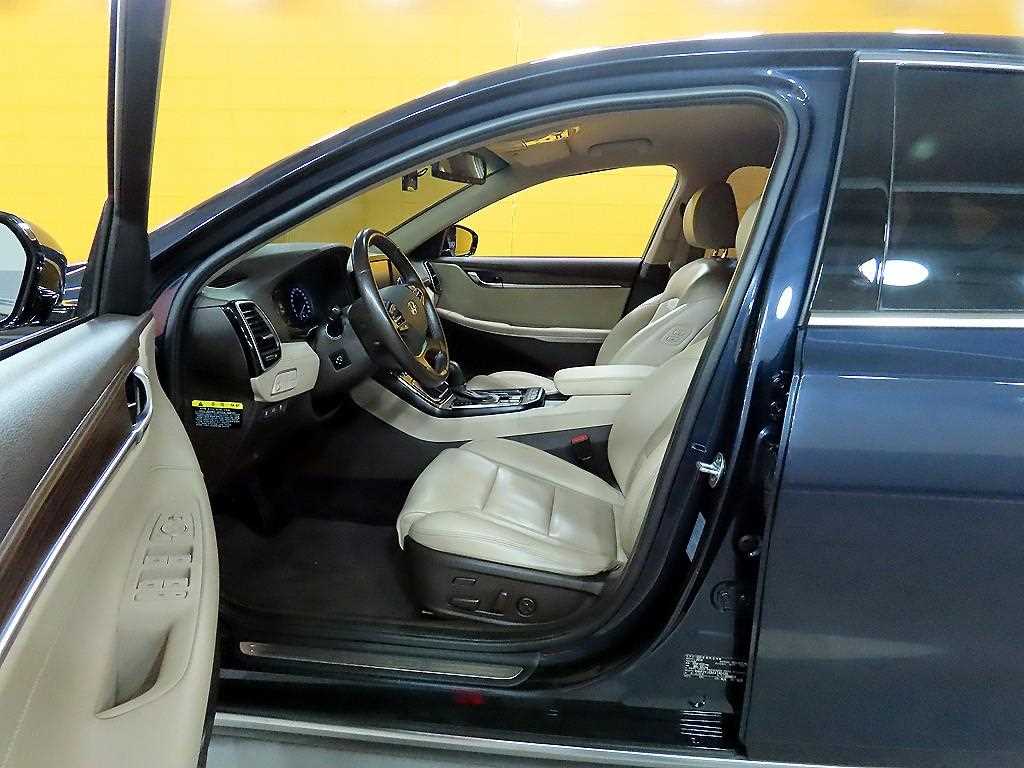 HYUNDAI Grandeur - Vista 11