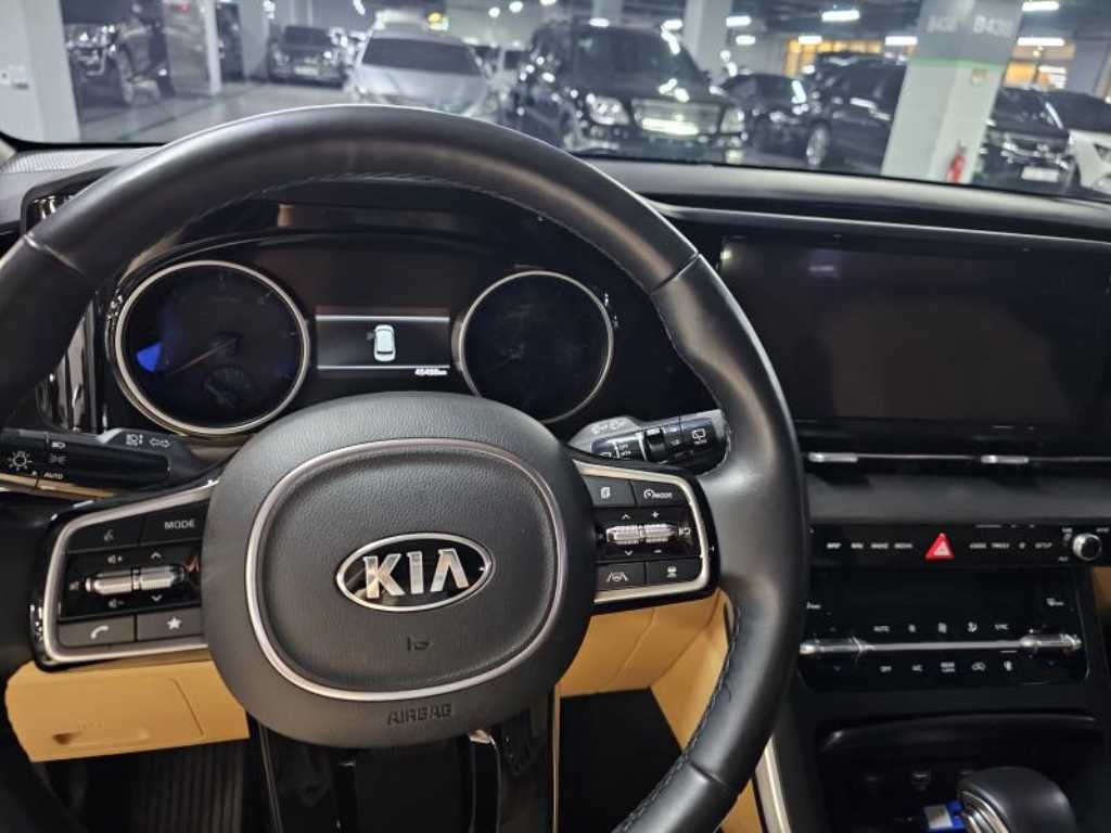 KIA Carnival - Vista 9