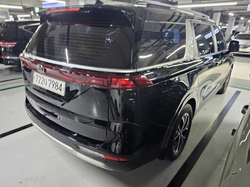 KIA Carnival - Vista 4