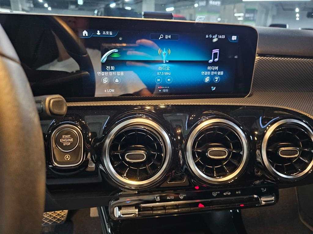 Mercedes Benz A Class - Vista 9