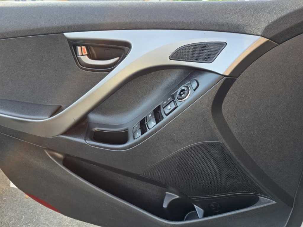 HYUNDAI Avante 2011 Blanco - Importación desde Corea - HF Imports Iquique - Foto 14