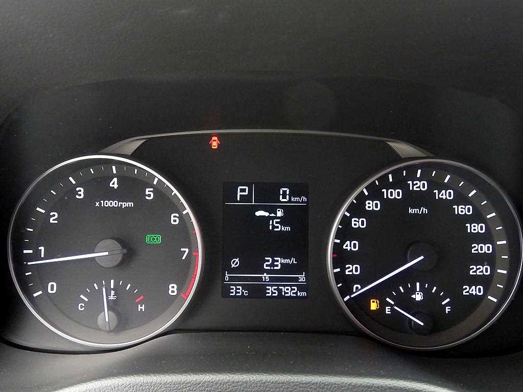 HYUNDAI Avante - Vista 10