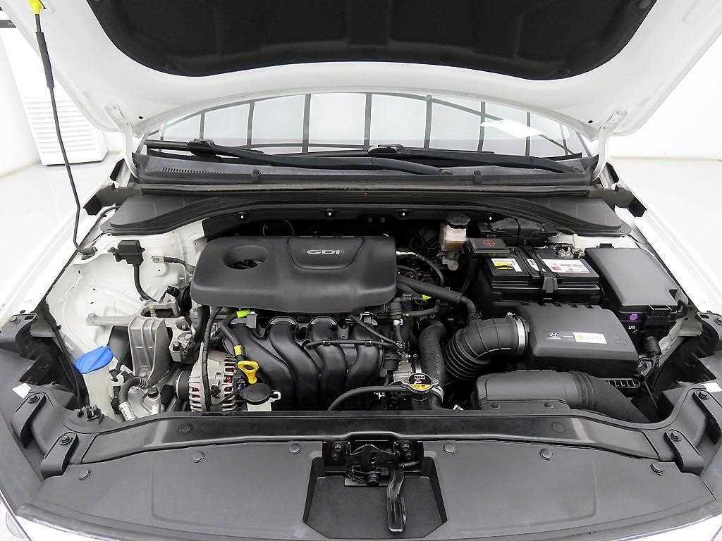 HYUNDAI Avante 2016 Blanco - Importación desde Corea - HF Imports Iquique - Foto 18