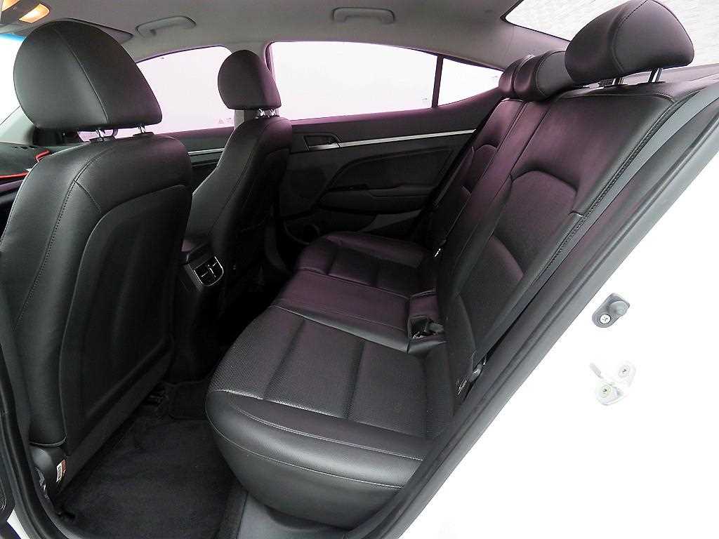 HYUNDAI Avante - Vista 6