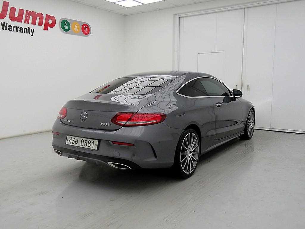 Mercedes Benz C Class - Vista 4