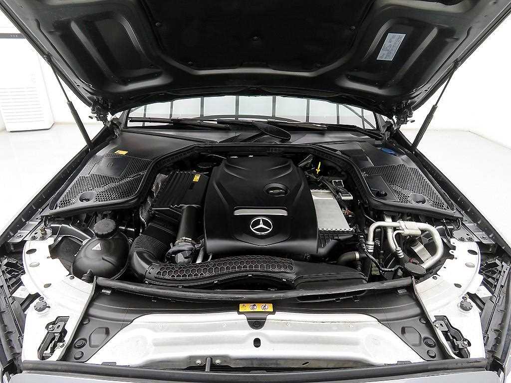 Mercedes Benz C Class 2016 Gris - Importación desde Corea - HF Imports Iquique - Foto 18