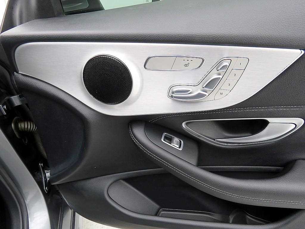 Mercedes Benz C Class - Vista 11