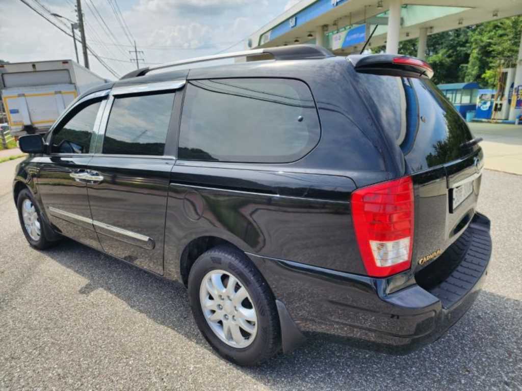 KIA Carnival - Vista 6