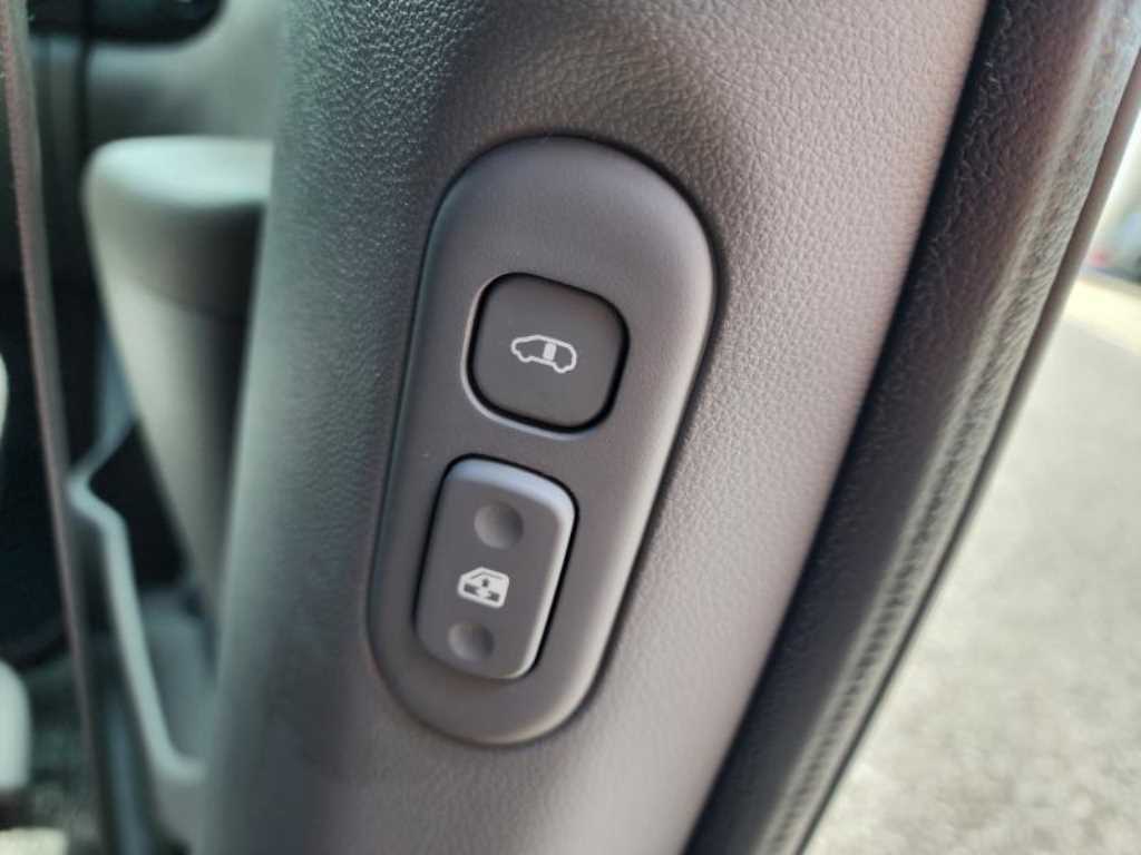 KIA Carnival - Vista 10