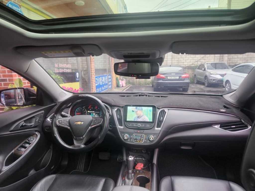 Chevrolet Malibu - Vista 10