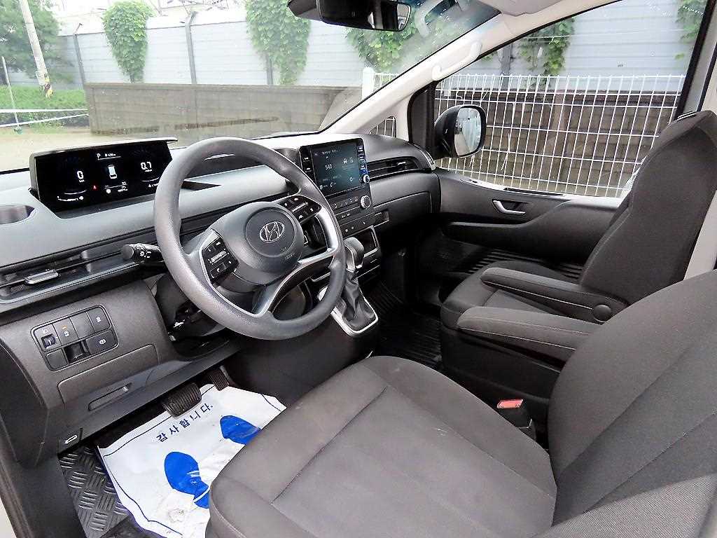 HYUNDAI Staria - Vista 7