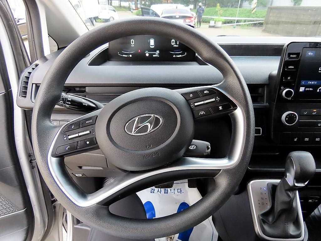 HYUNDAI Staria - Vista 8