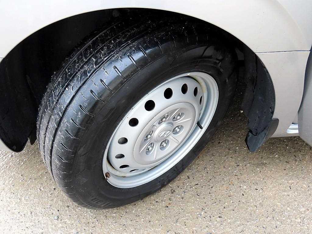 HYUNDAI Staria 2022 Plateado - Importación desde Corea - HF Imports Iquique - Foto 18