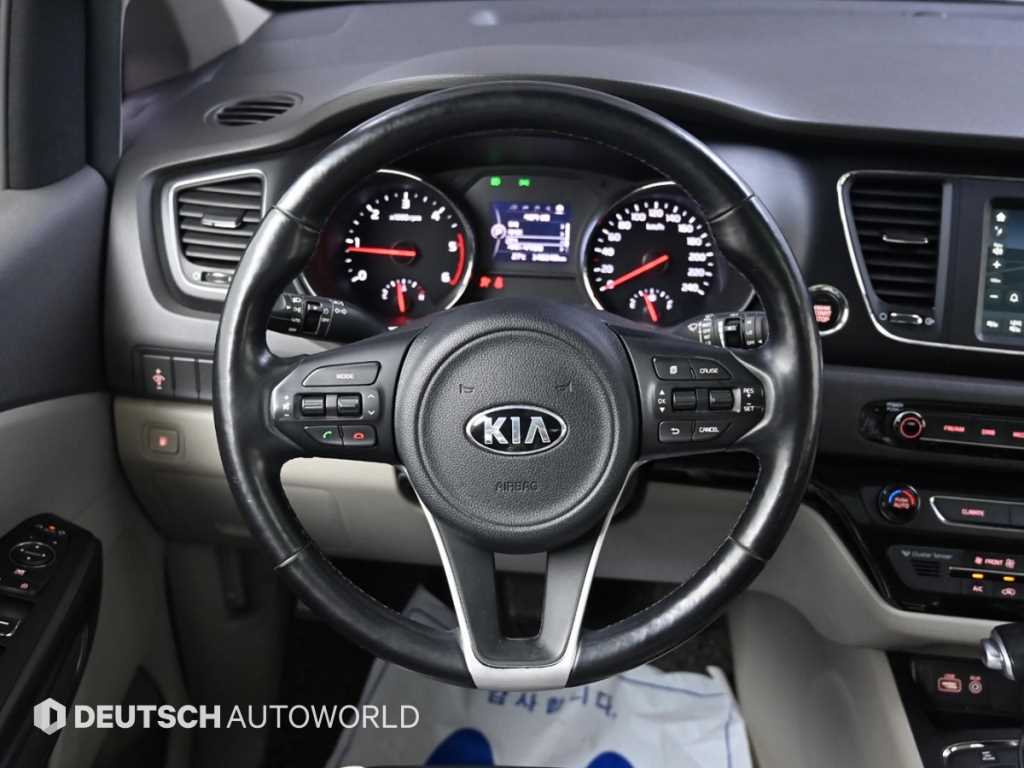 KIA Carnival 2017 Blanco - Importación desde Corea - HF Imports Iquique - Foto 13