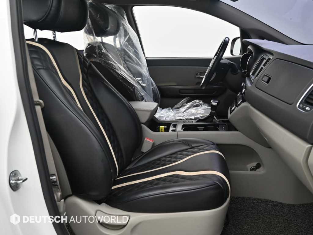 KIA Carnival - Vista 10