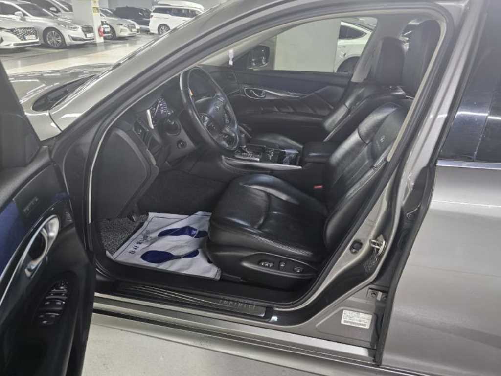 Infiniti M - Vista 5