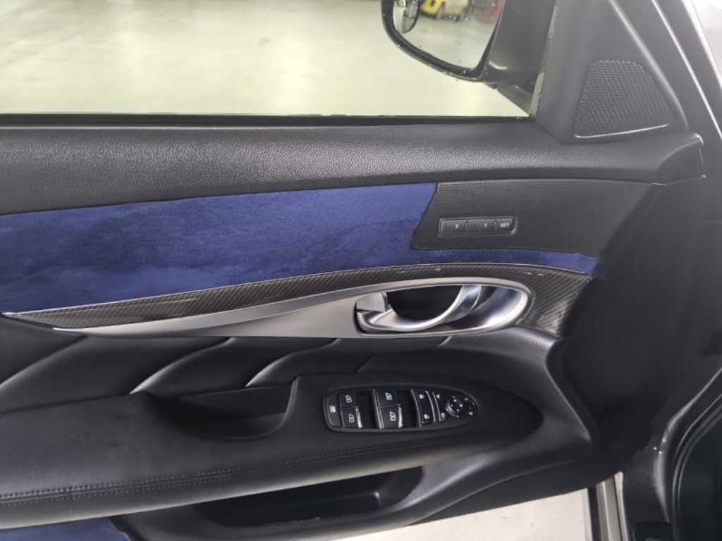 Infiniti M - Vista 7