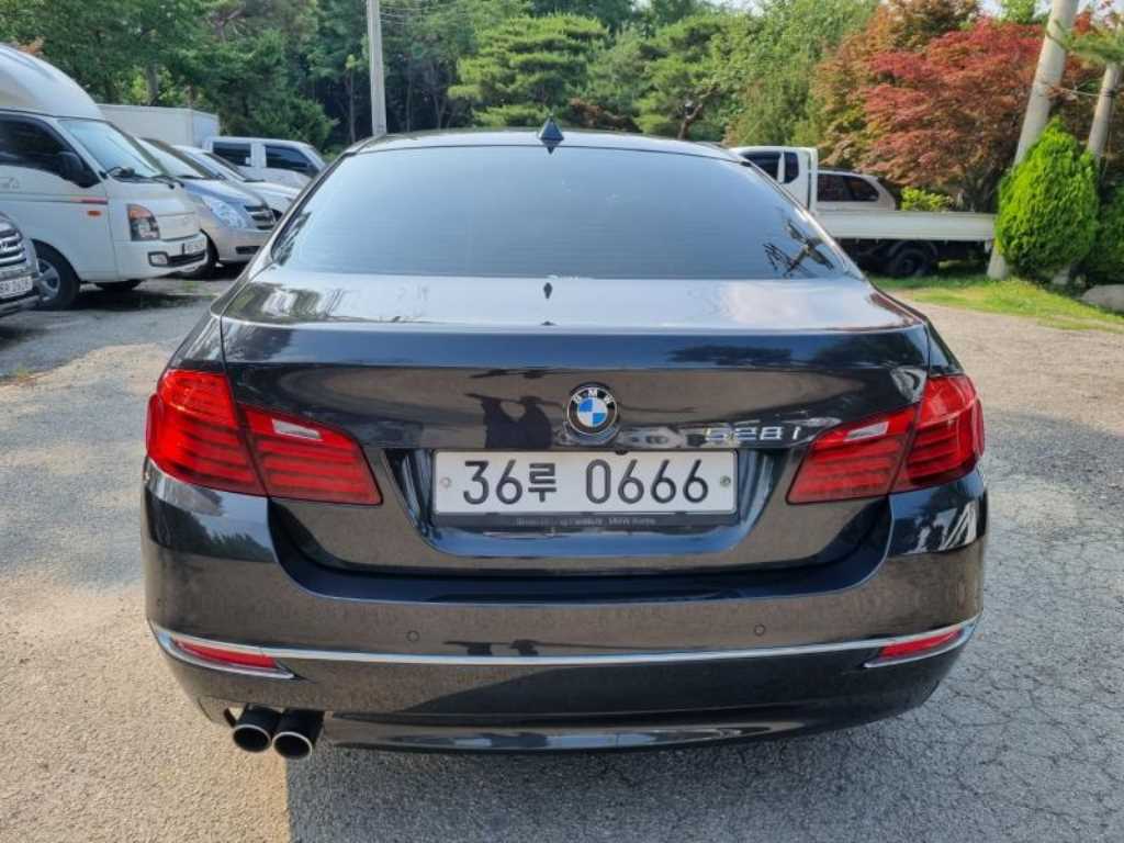 BMW 5 Series - Vista 5