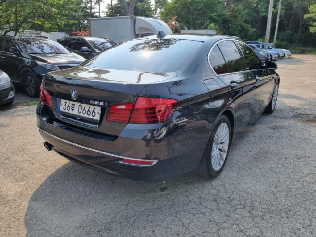 BMW 5 Series - Vista 4