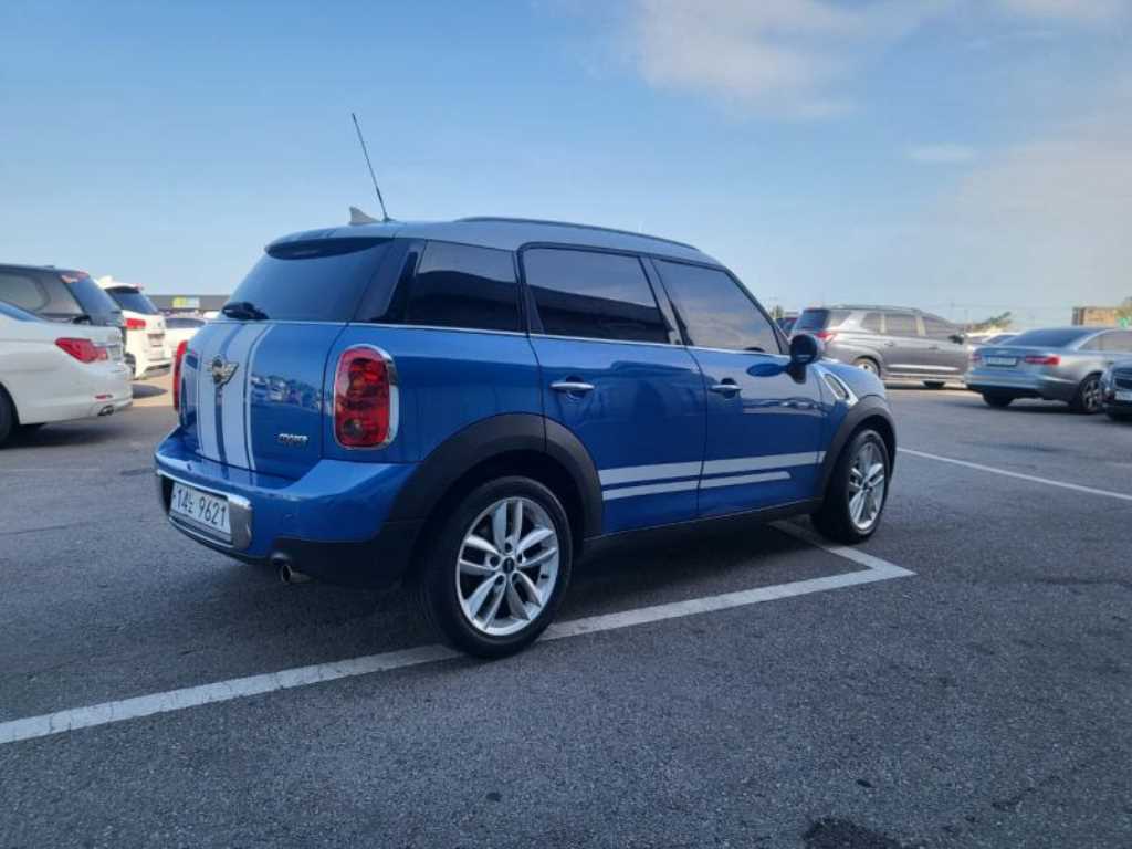 Mini Countryman - Vista 4