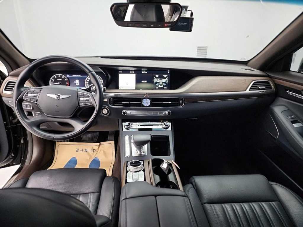 Genesis G90 - Vista 7