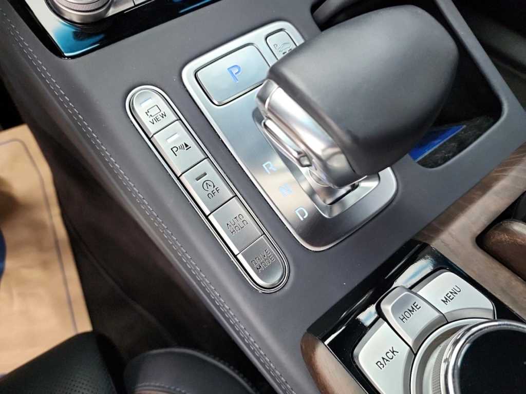 Genesis G90 - Vista 8