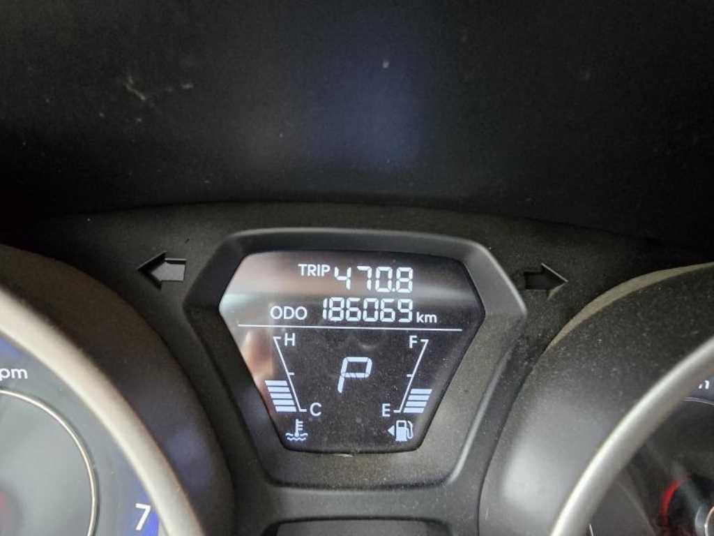 HYUNDAI Avante - Vista 10