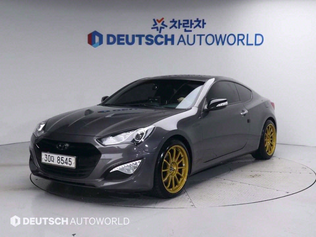 HYUNDAI Genesis