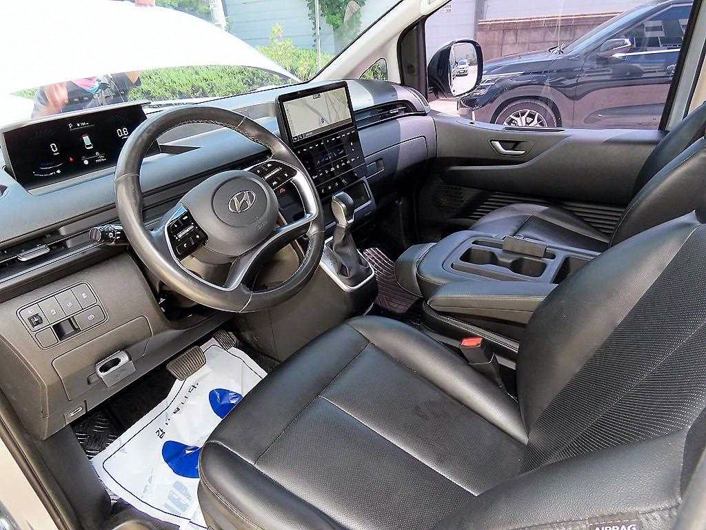 HYUNDAI Staria - Vista 8