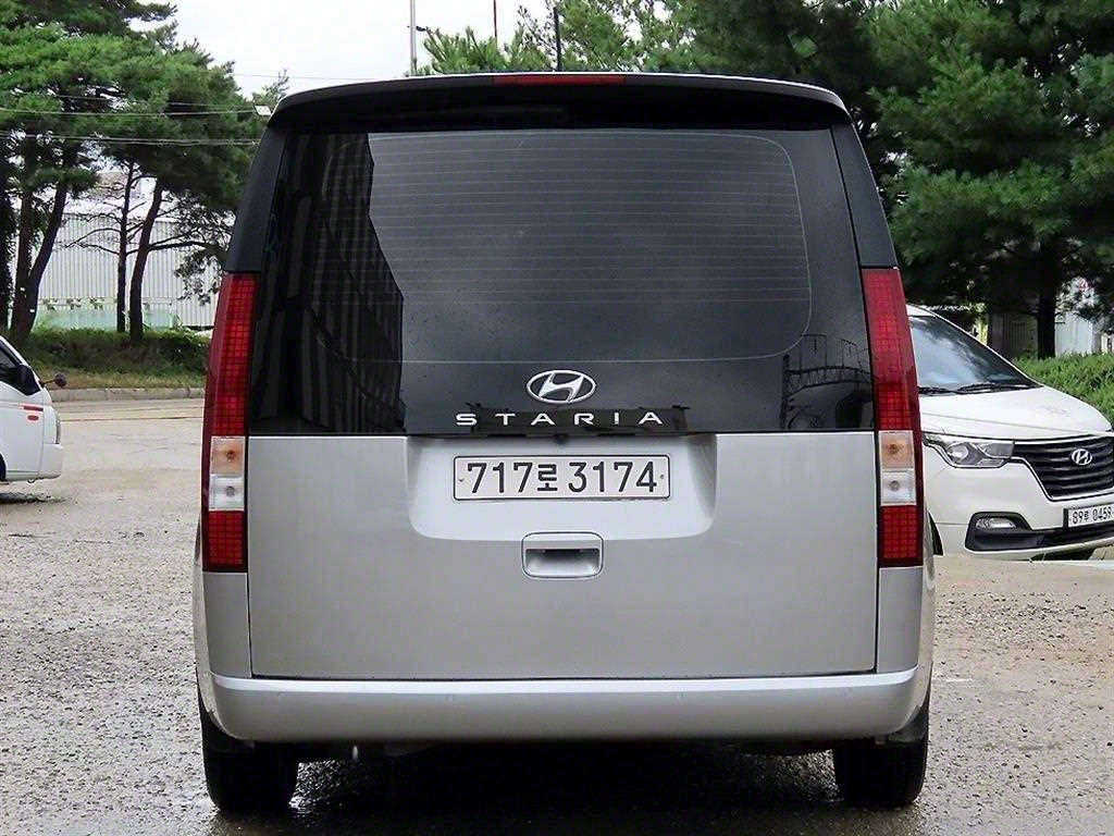 HYUNDAI Staria - Vista 4