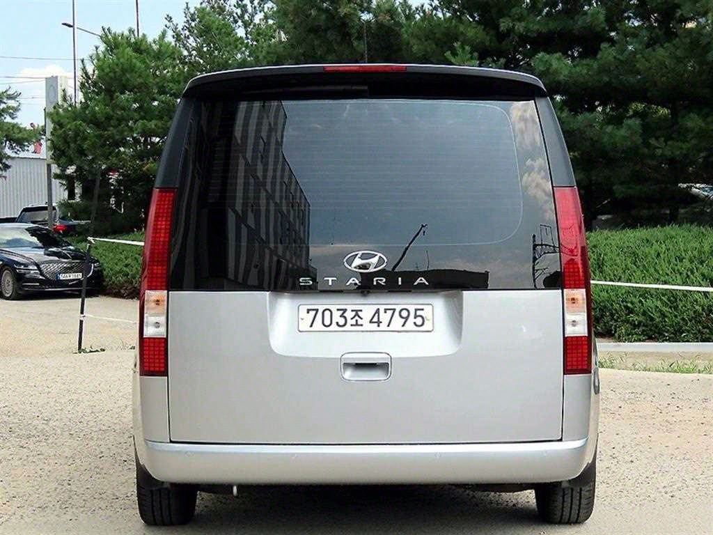 HYUNDAI Staria - Vista 4