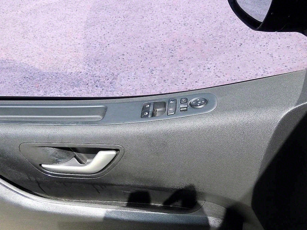 HYUNDAI Staria - Vista 12