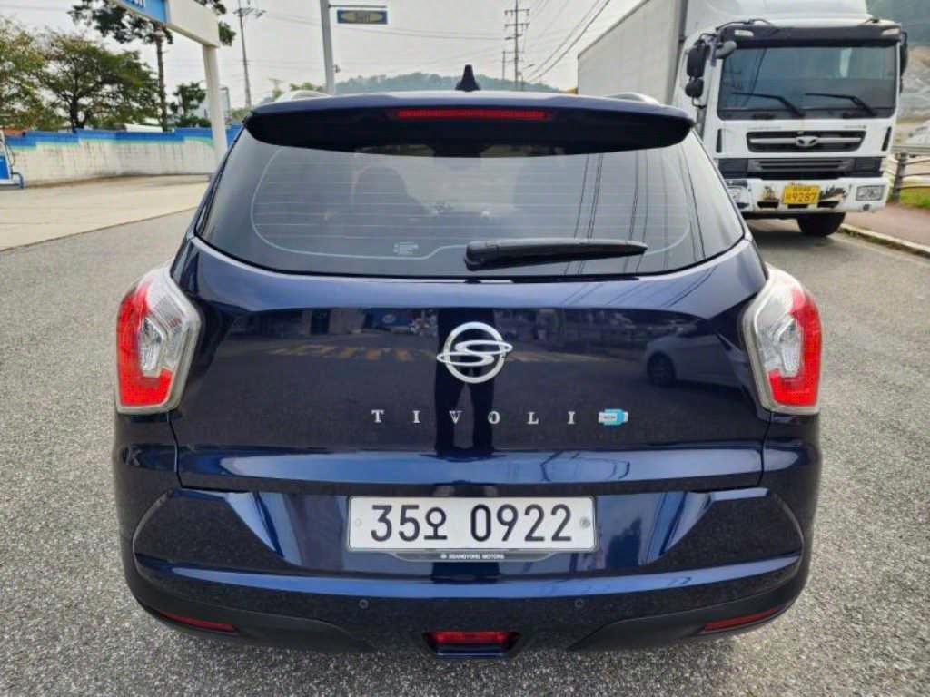 Ssangyong Tivoli - Vista 6