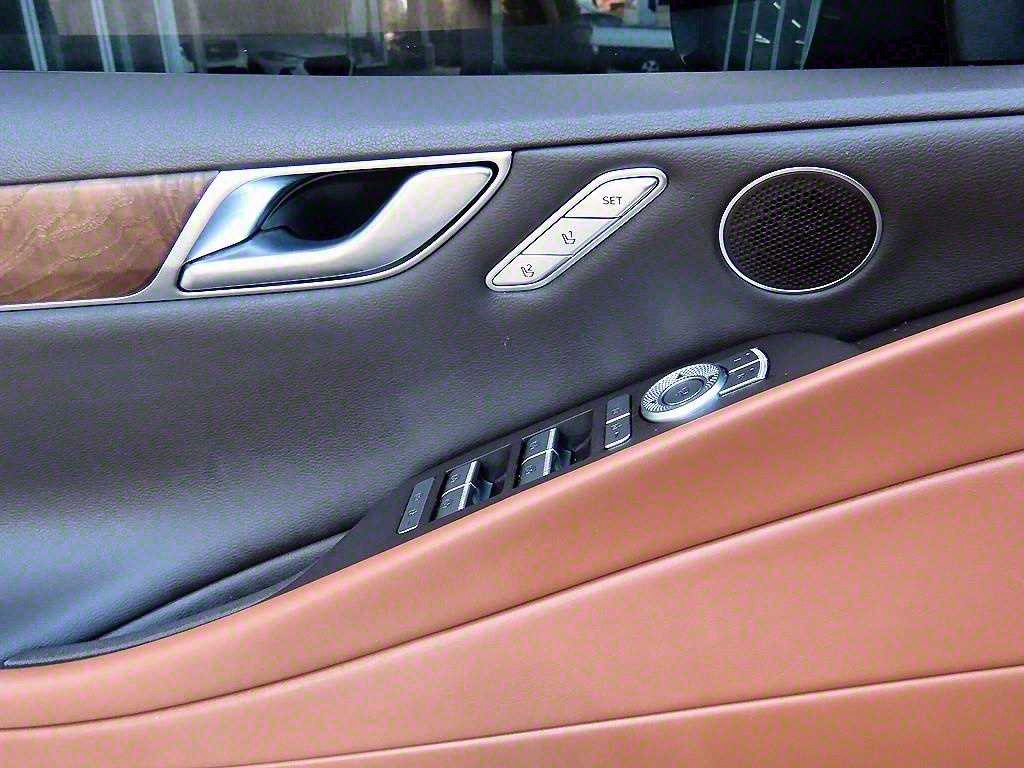 Genesis G80 - Vista 12