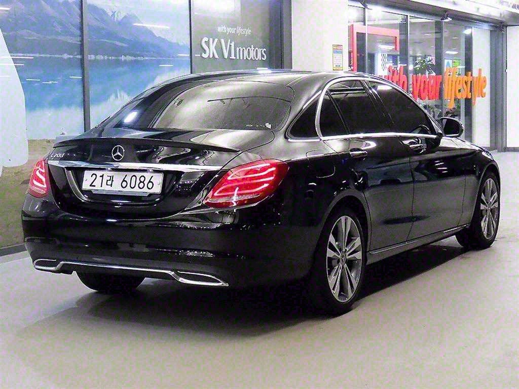 Mercedes Benz C Class - Vista 4
