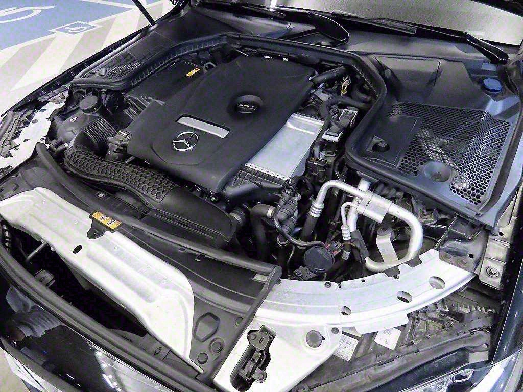 Mercedes Benz C Class 2018 Negro - Importación desde Corea - HF Imports Iquique - Foto 19