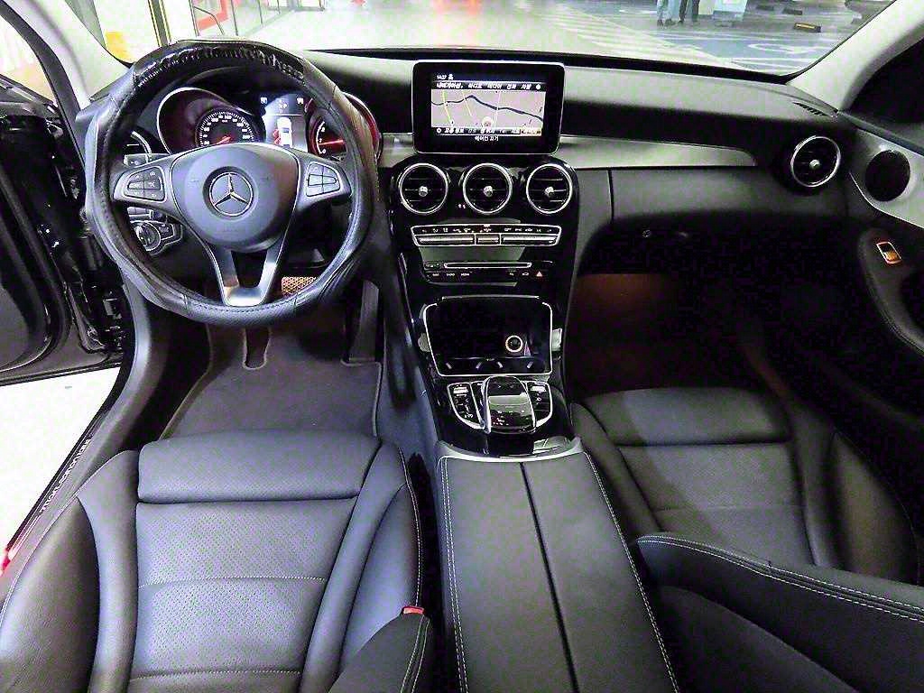 Mercedes Benz C Class - Vista 10